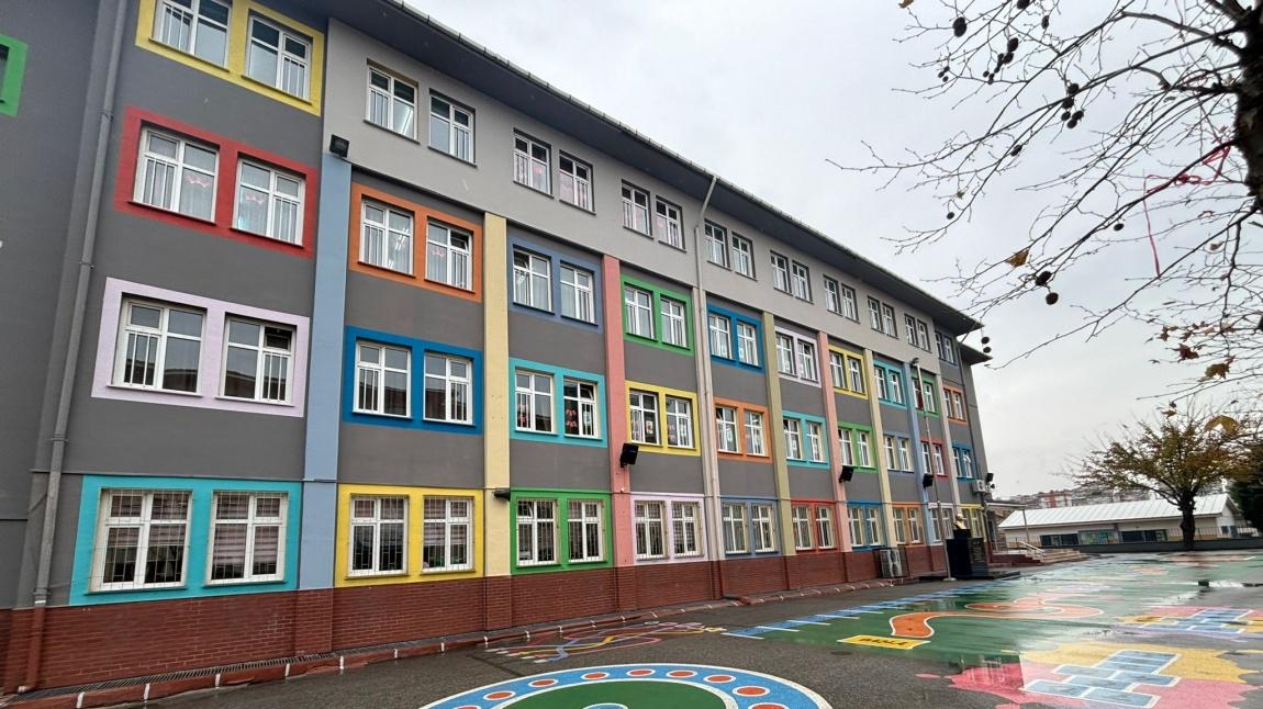 Okulumuzdaki Güvenlik Önlemleri Dahilinde Tüm Pencerelere Güvenlik Bariyerleri Yaptırılmıştır.