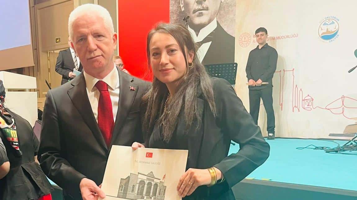 Okulumuz Velisi Dilek YAVUZ, Ben Okuyorum İstanbul Okuyor Projesi kapsamında düzenlenen Kitap Yarışması'nda ilçemizde birinci, il genelinde sekizinci olmuştur. Kendilerini tebrik ederiz.