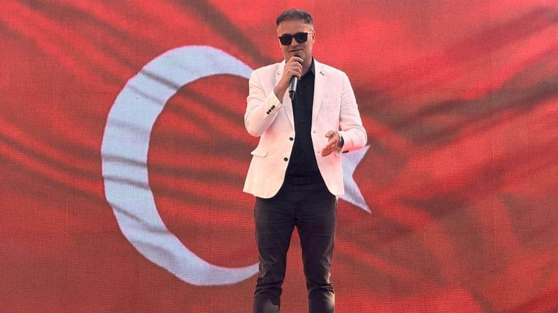 Okulumuz 4. Sınıf Öğrencilerimizin Mezuniyeti Görkemli Bir Törenle Gerçekleştirildi.